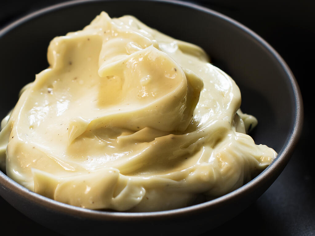 Mayonnaise (How to Make Homemade Mayo) - Fifteen Spatulas